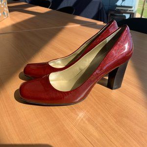 Me Too red shiny leather high heels size 9 1/2